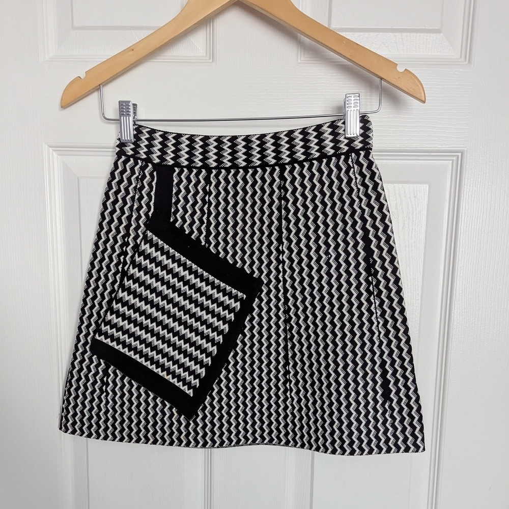 Women's Black & White Skirt With Large Assimetrical Front Pocket